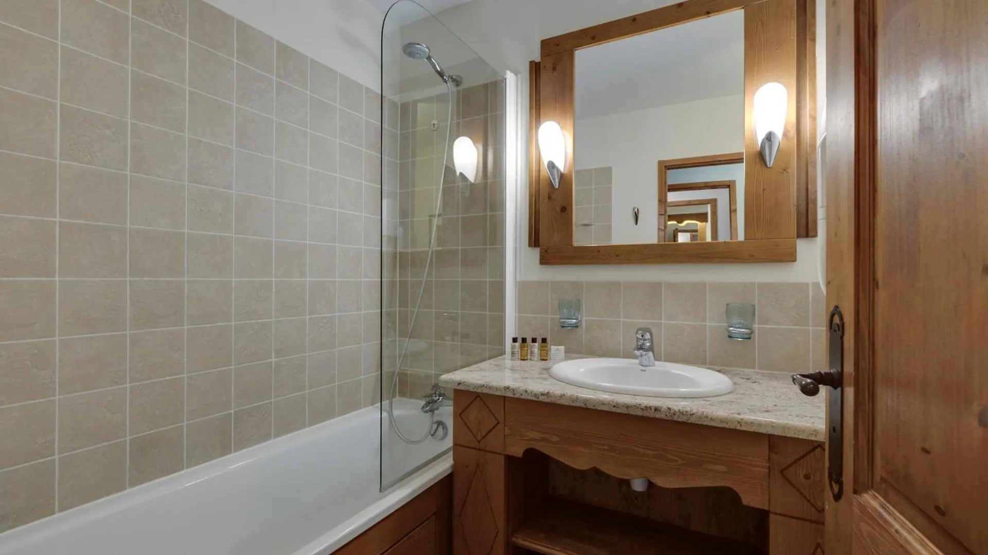 Apartment **Appartement 2 Chambres, Residence 5* Aux Arcs 1950, Piscines, Jacuzzi, Pied Des Pistes** - Fr-1-686-22 Les Arcs